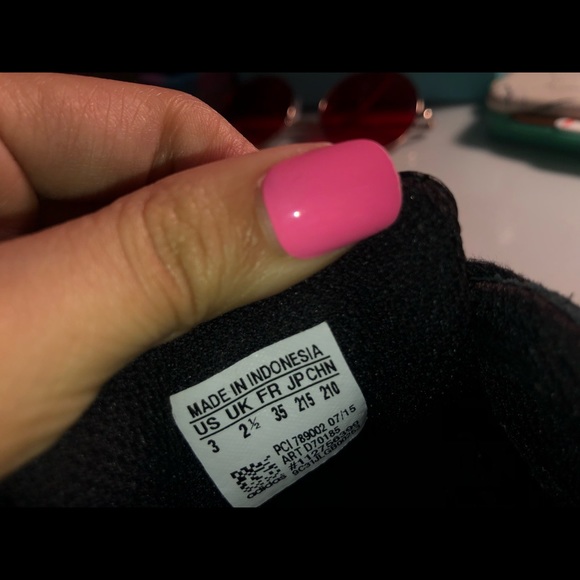 ALL BLACK ADIDAS SHELL TOPS‼️🖤 - Picture 2 of 6